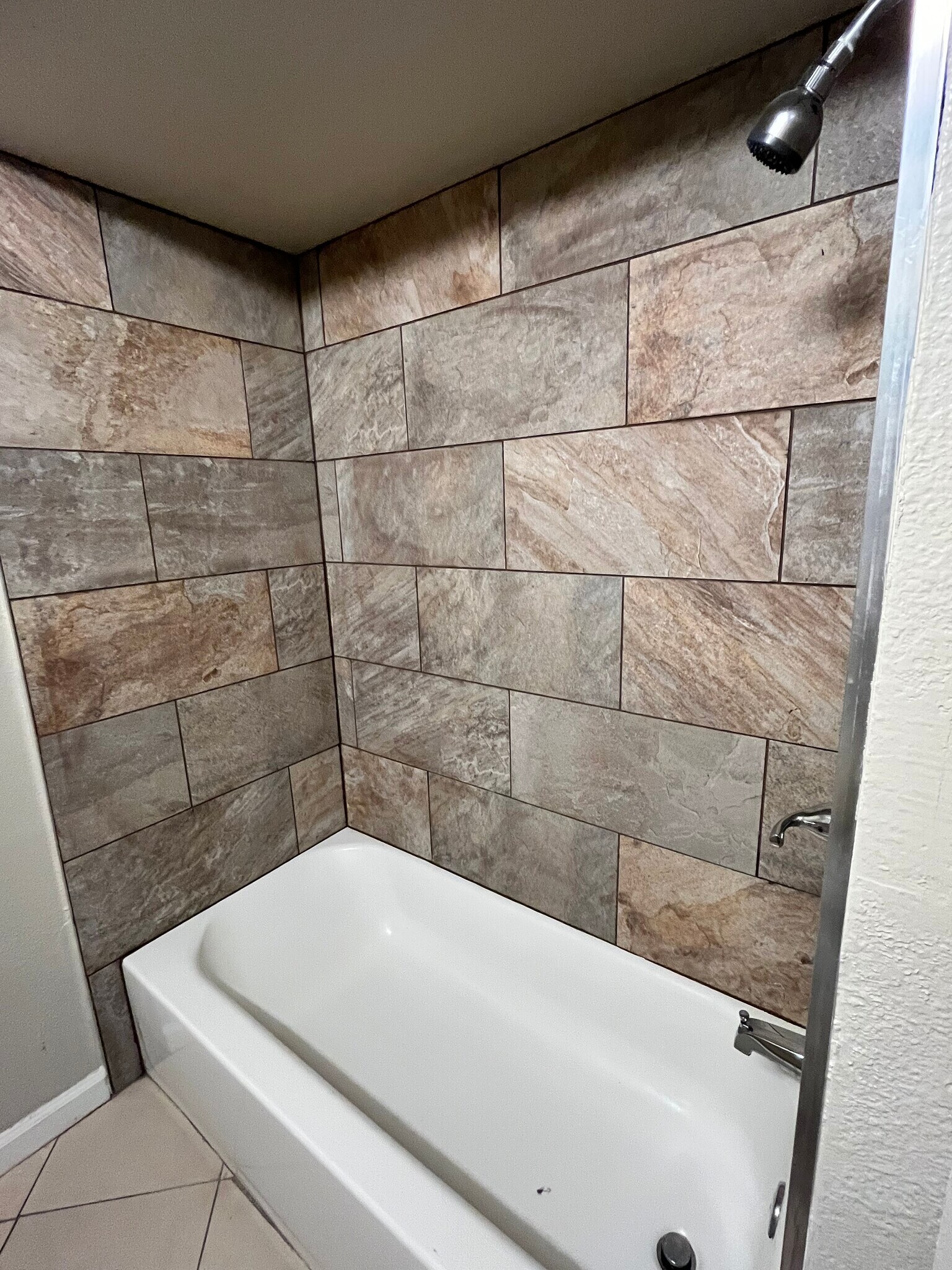 Building Photo - 8512 Tamarack Ave