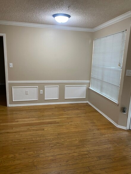 Building Photo - 1000 W Horatio St