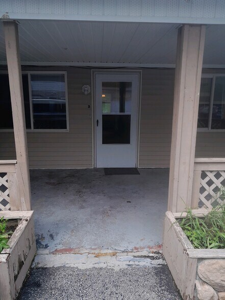 Building Photo - 113 Raylinsky Rd