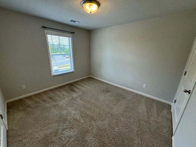Building Photo - Modern 3/2.5 Townhome in Woodstock- $2,350