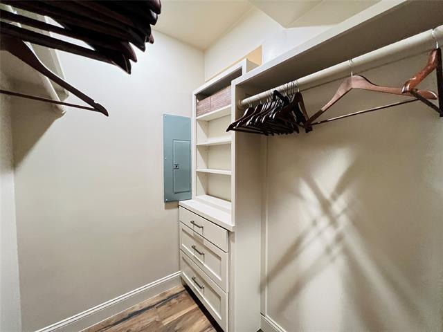 Building Photo - 6211 W Northwest Hwy