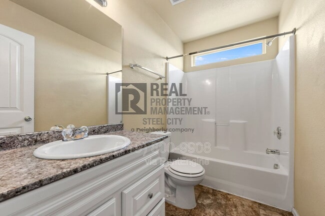 Building Photo - 947 E Kirkwood Dr