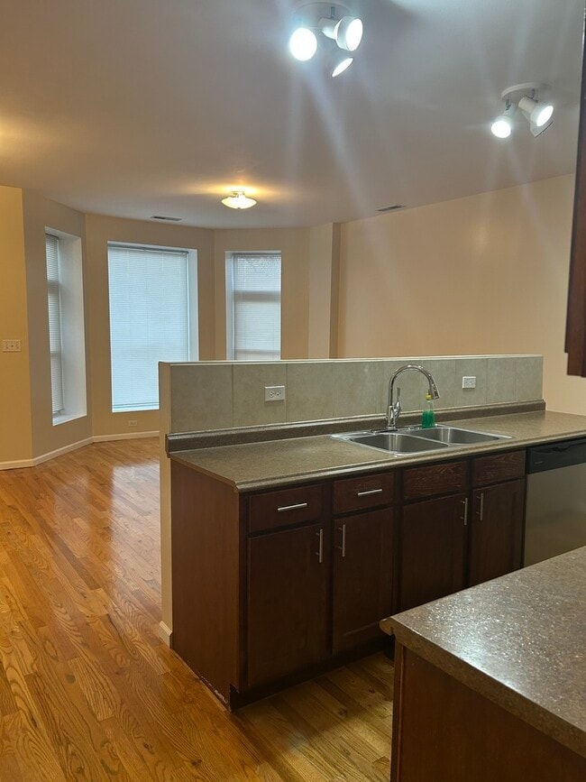 Building Photo - 3549 S King Dr