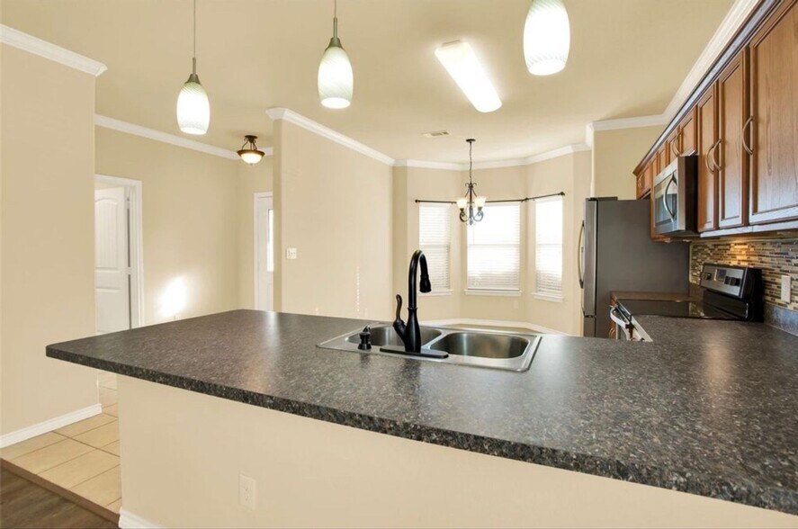 Building Photo - 4813 Pinnacle Pl
