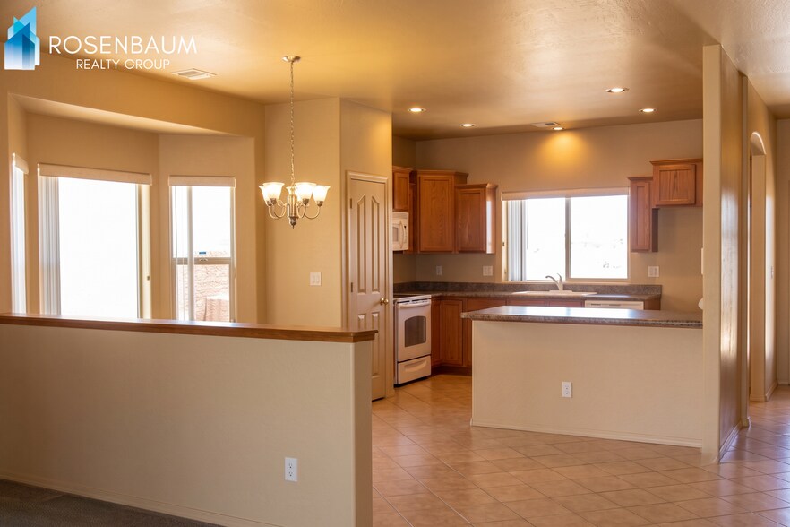Building Photo - Beautiful single family in the heart of Chino Valley