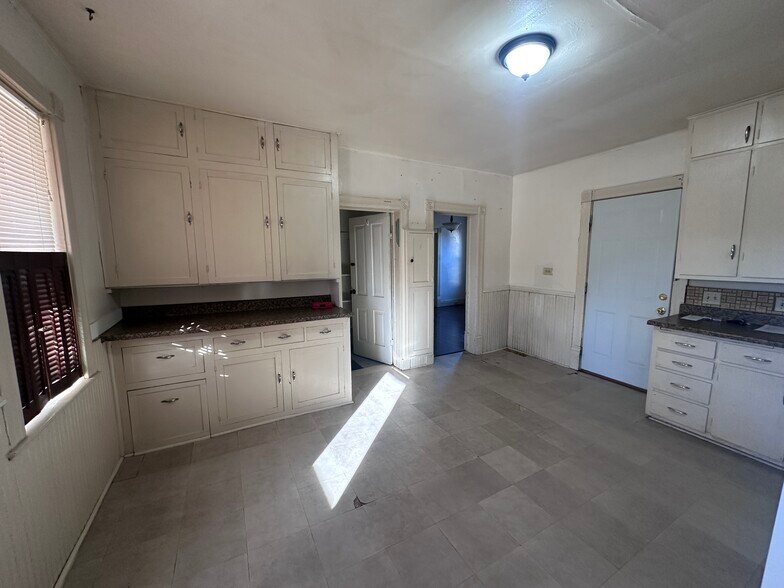 Building Photo - 315 N 2nd Ave