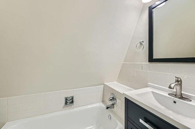 Building Photo - 3715 N Lyndale Ave