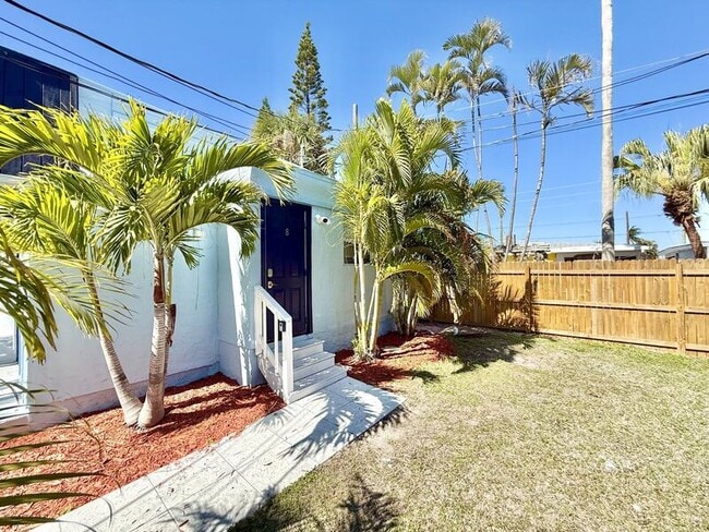 Building Photo - 14125 Palm St