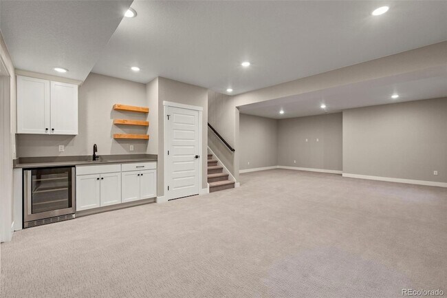 Building Photo - 16349 Bassett Ml Wy