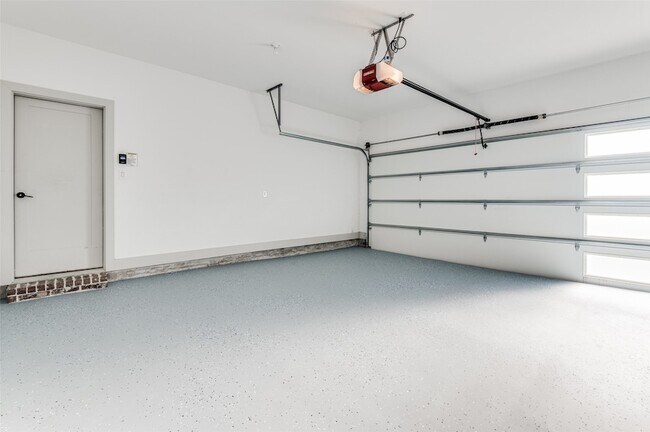 Building Photo - 2609 La Altura Ln