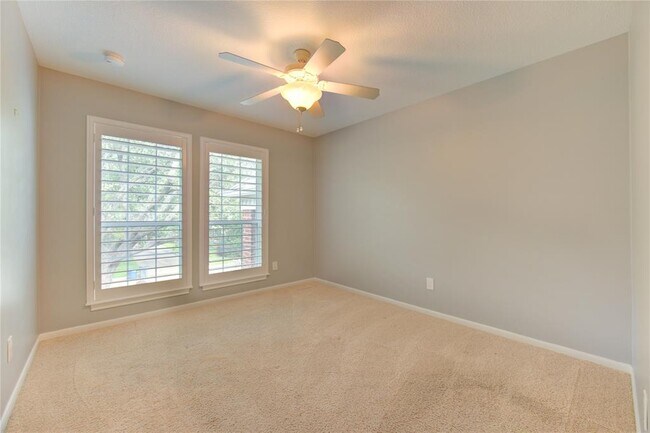 Building Photo - 607 Barkers Cove