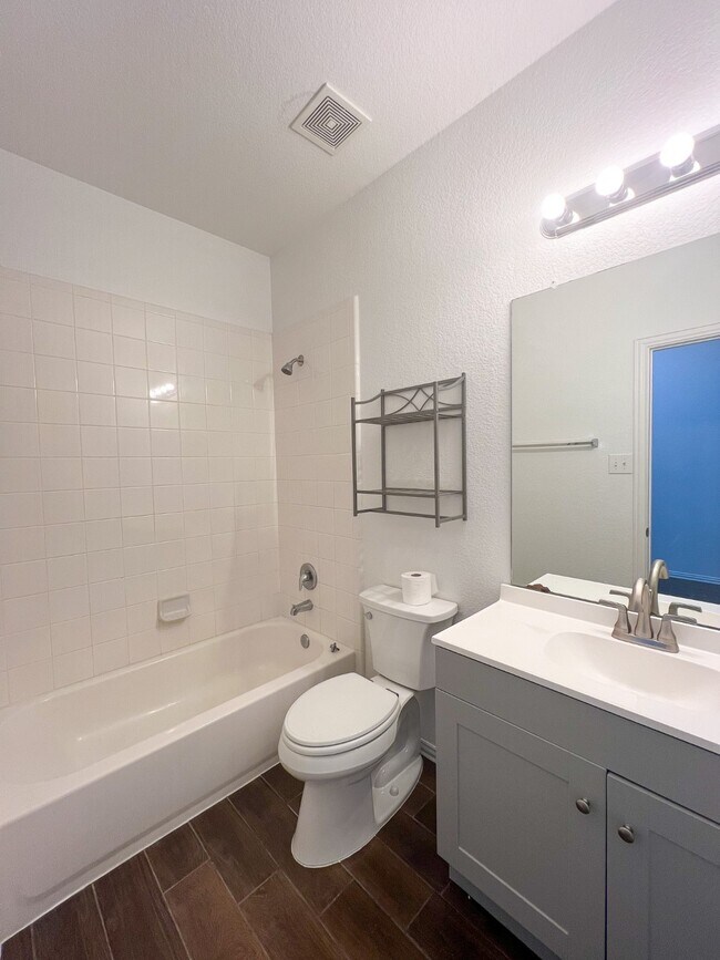 Building Photo - 16018 Cypress Farms Dr