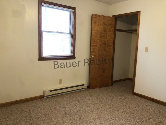 Building Photo - le9