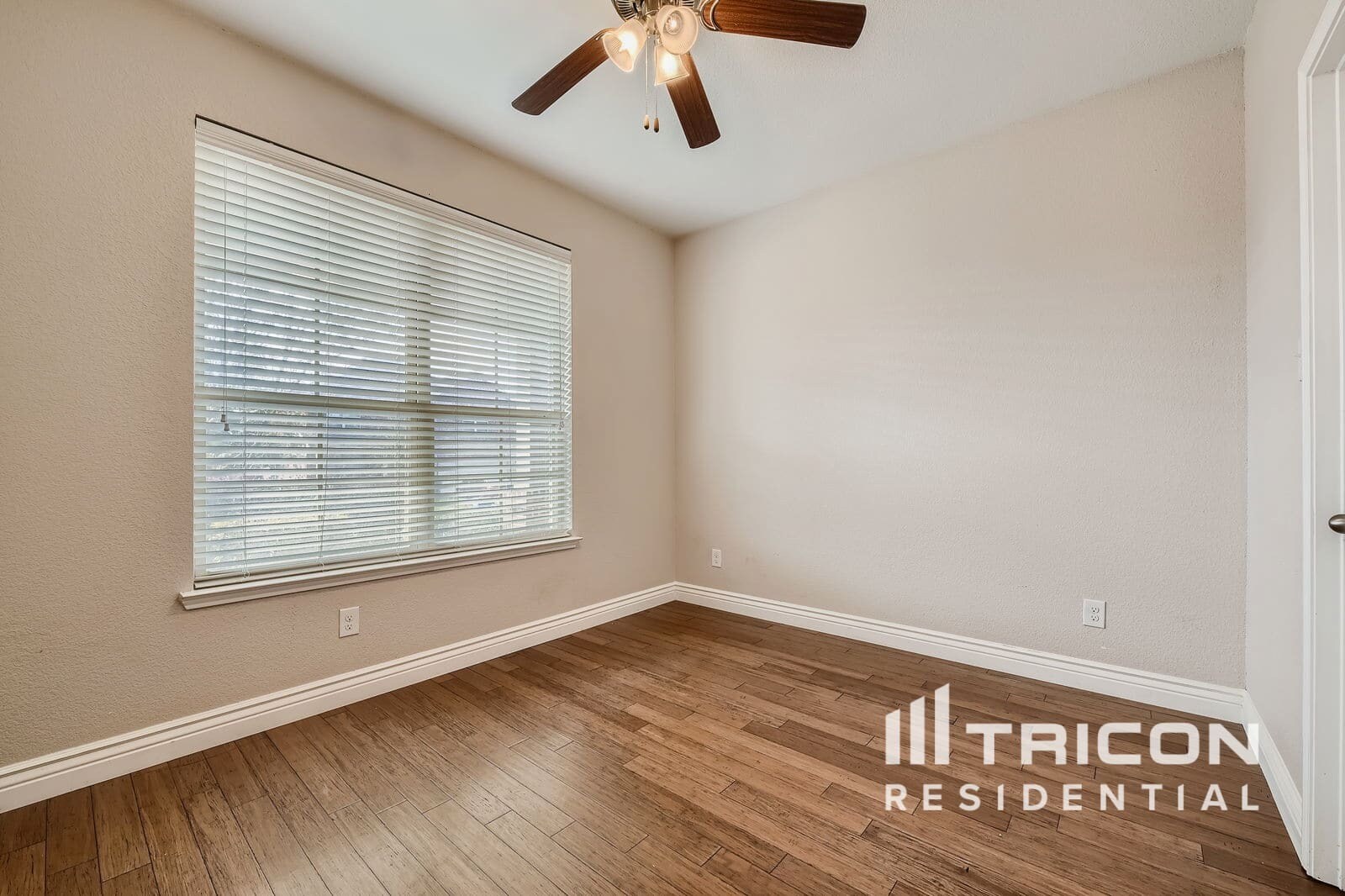 Building Photo - 1735 Oak Glen Dr