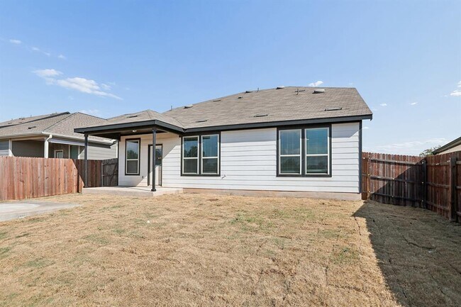 Building Photo - 709 Hummingbird Ln