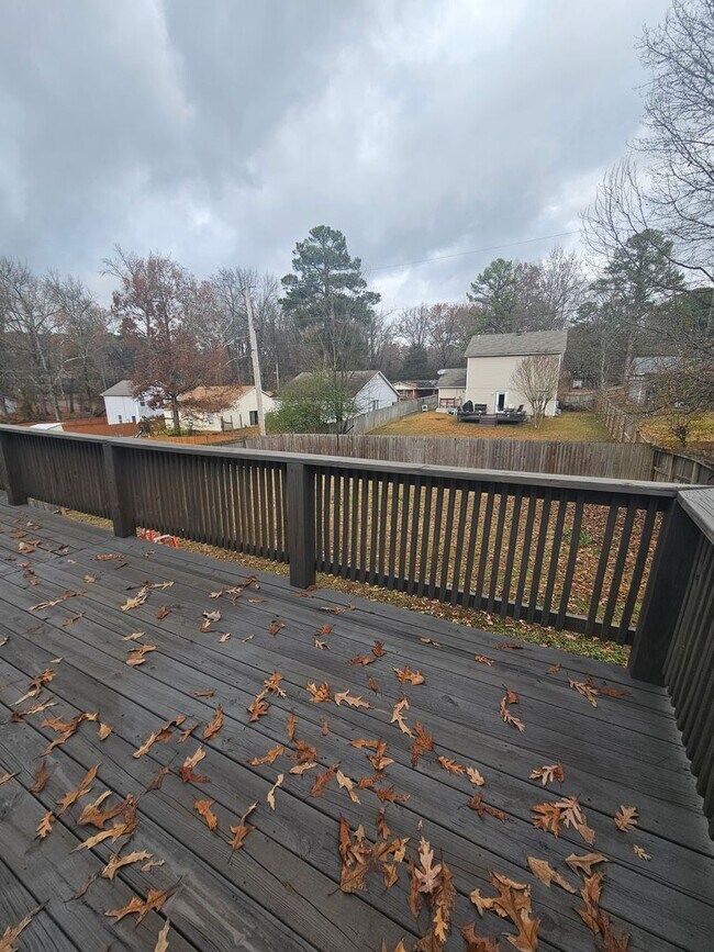Building Photo - Home in Benton