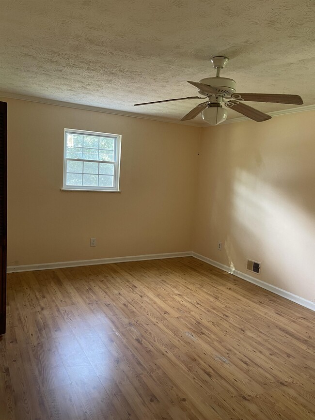 Building Photo - 152 Rountree Rd