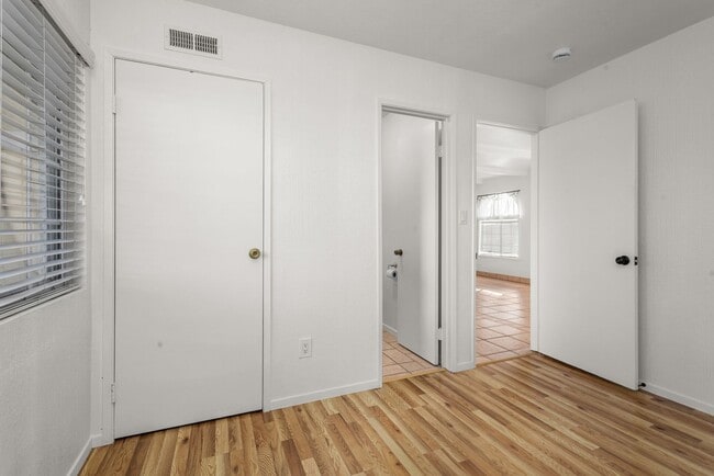 Building Photo - 533 Hibiscus Ct