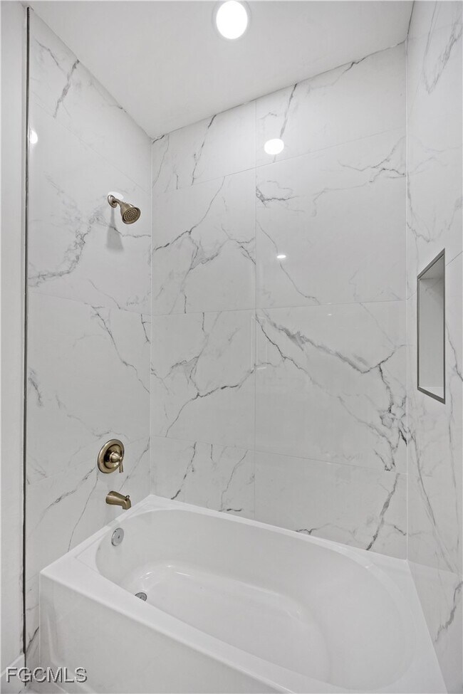 Building Photo - 849 Dowd Ave