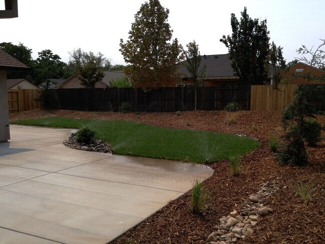 Building Photo - South Redding Home