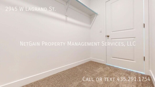 Building Photo - 2945 W LaGrand St