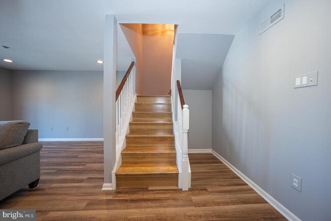 Building Photo - 234 Lookout Pl