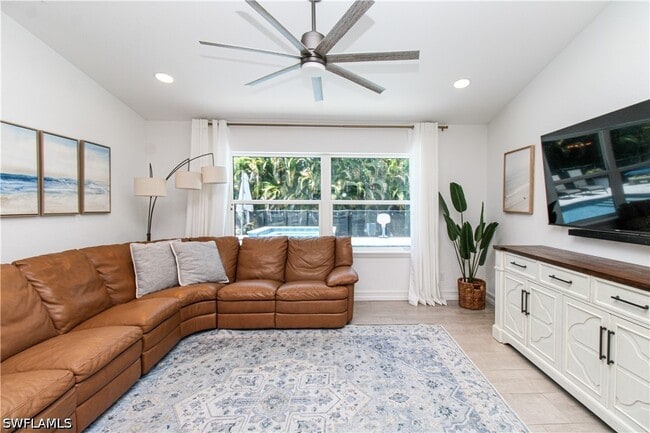 Building Photo - 721 Logan Blvd S