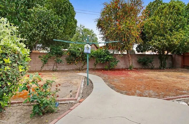 Building Photo - 6519 Hanna Ave