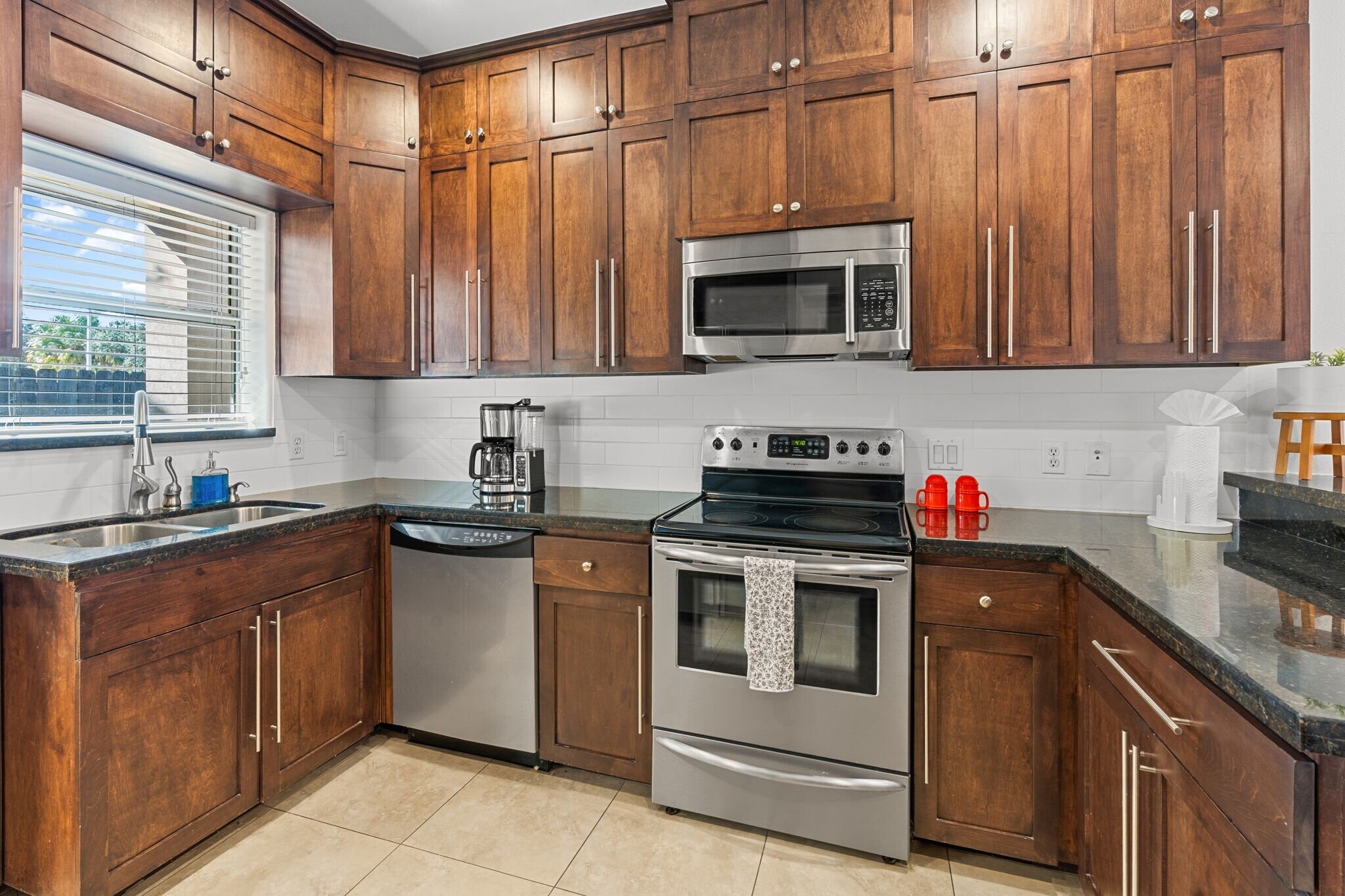 Building Photo - 3002 S L Ln