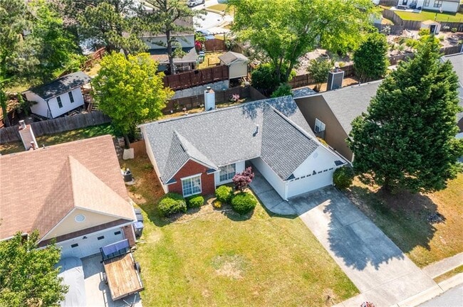 Building Photo - 2110 Racquet Club Cir NW