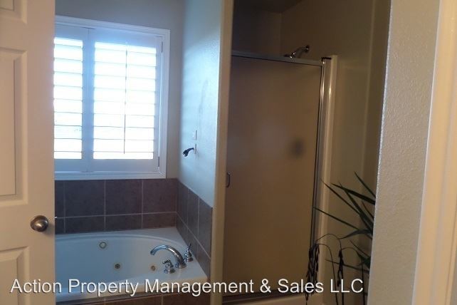 Building Photo - 1598 Wyngate Park Dr
