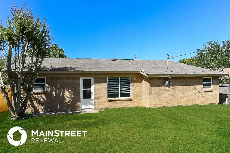 Building Photo - 717 Ponderosa Dr