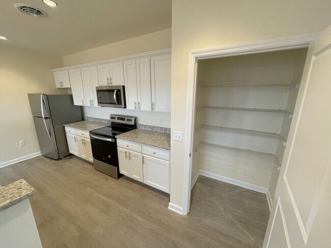 Building Photo - Luxurious 1-Bedroom Apartments in Downtown Schenectady!