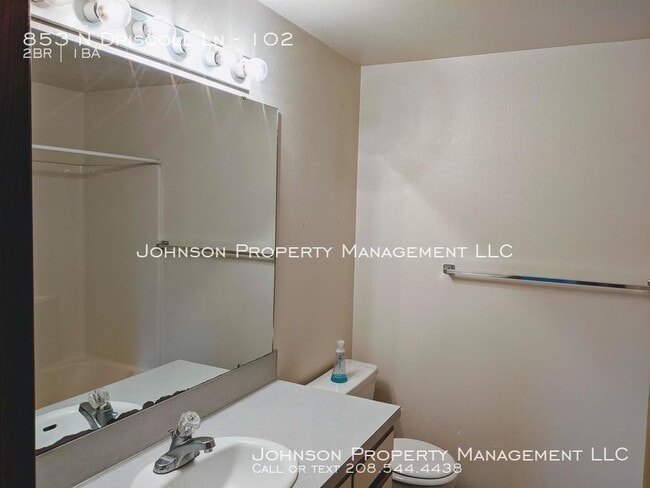 Building Photo - 853 N Driscoll Ln #102