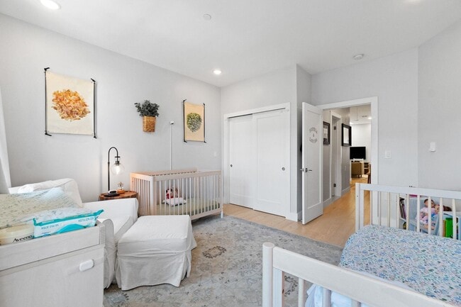 Building Photo - 406 Madison St