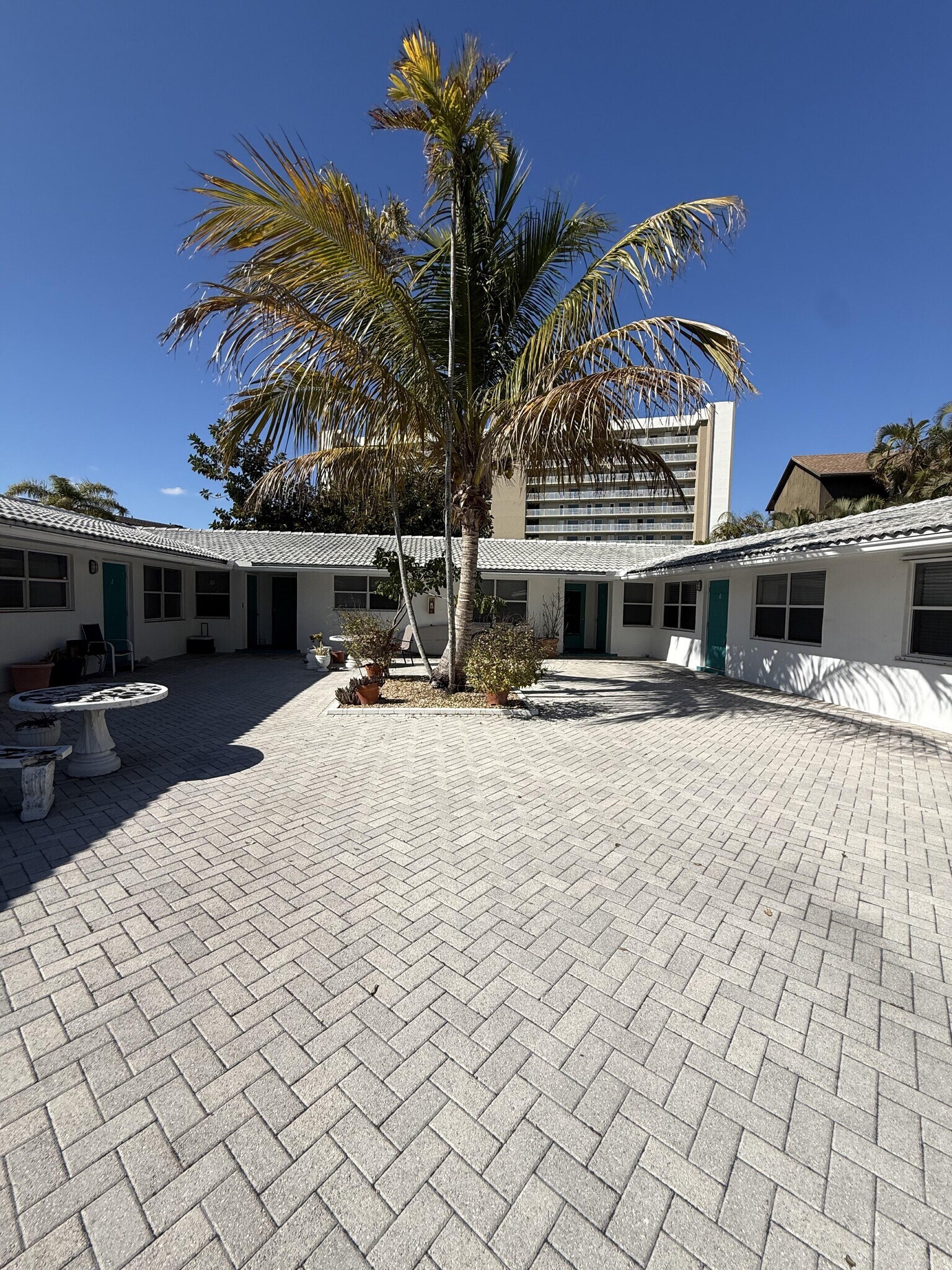 Building Photo - 2503 N Ocean Blvd