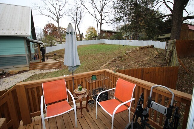 Building Photo - West AVL - Great apartment close to all th...