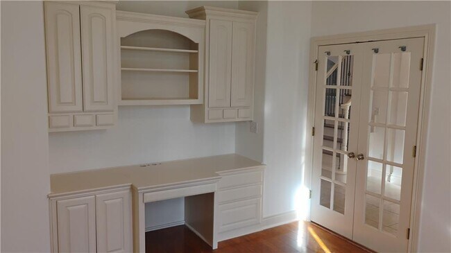 Building Photo - 3909 NE Kensington Ave