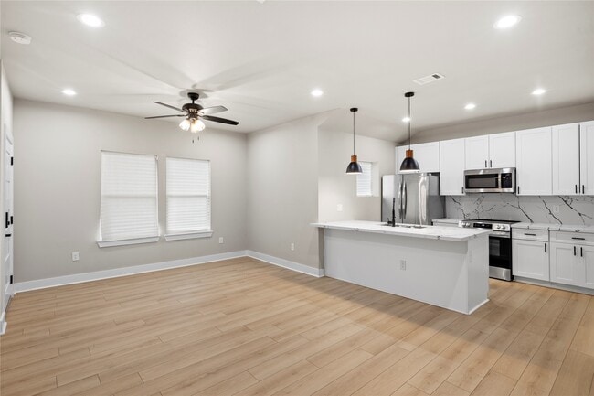 Building Photo - 2406 Truxillo St