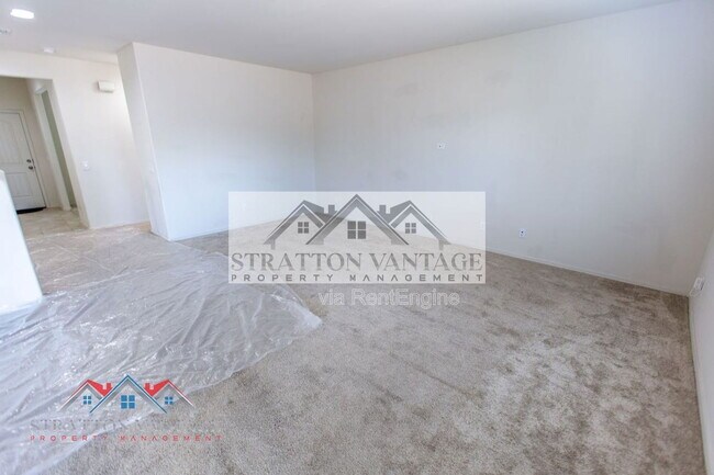 Building Photo - 43620 W Mescal Dr