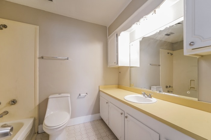 Building Photo - 445 N Canton Club Cir