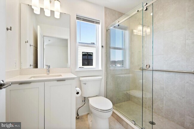 Building Photo - 11300 Emerald Park Rd