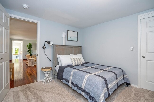 Building Photo - SHORT TERM LEASES! 1-6 months - 3-Bedroom ...