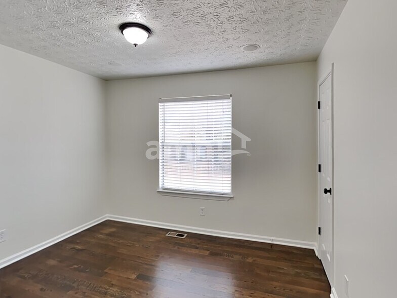 Building Photo - 6028 Woodcreek Dr