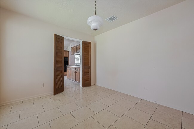 Building Photo - 9126 Willow Meadow Dr