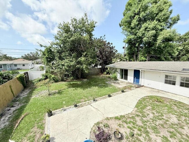 Building Photo - 2658 Sunny Breeze Ave