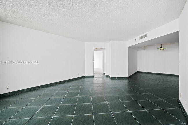 Building Photo - 3600 Yacht Club Dr