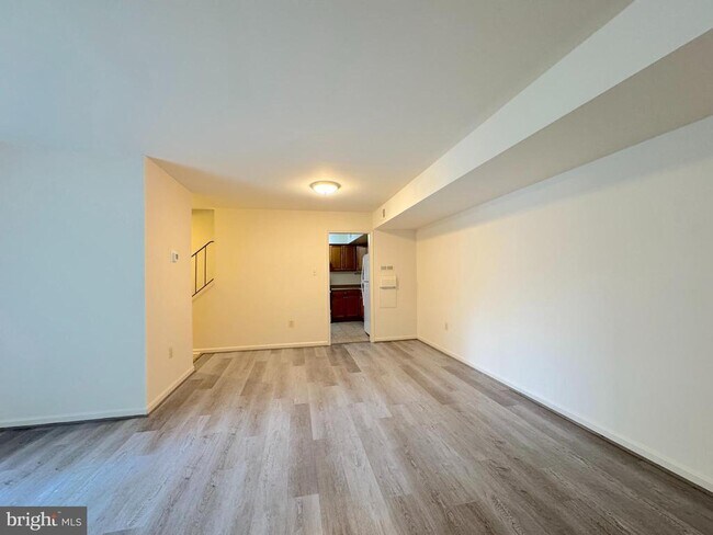 Building Photo - 4657 Logsdon Dr
