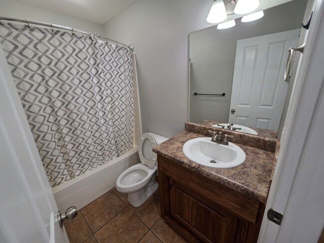 Building Photo - 107 Camellia Dr