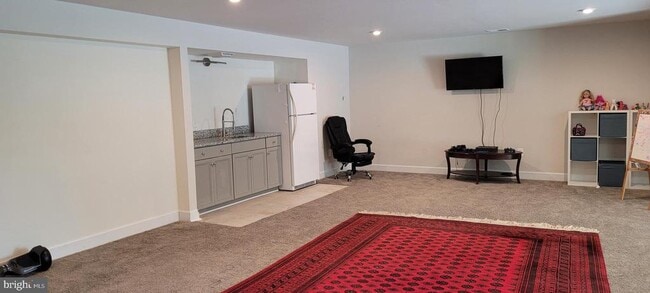 Building Photo - 301 Petunia Way